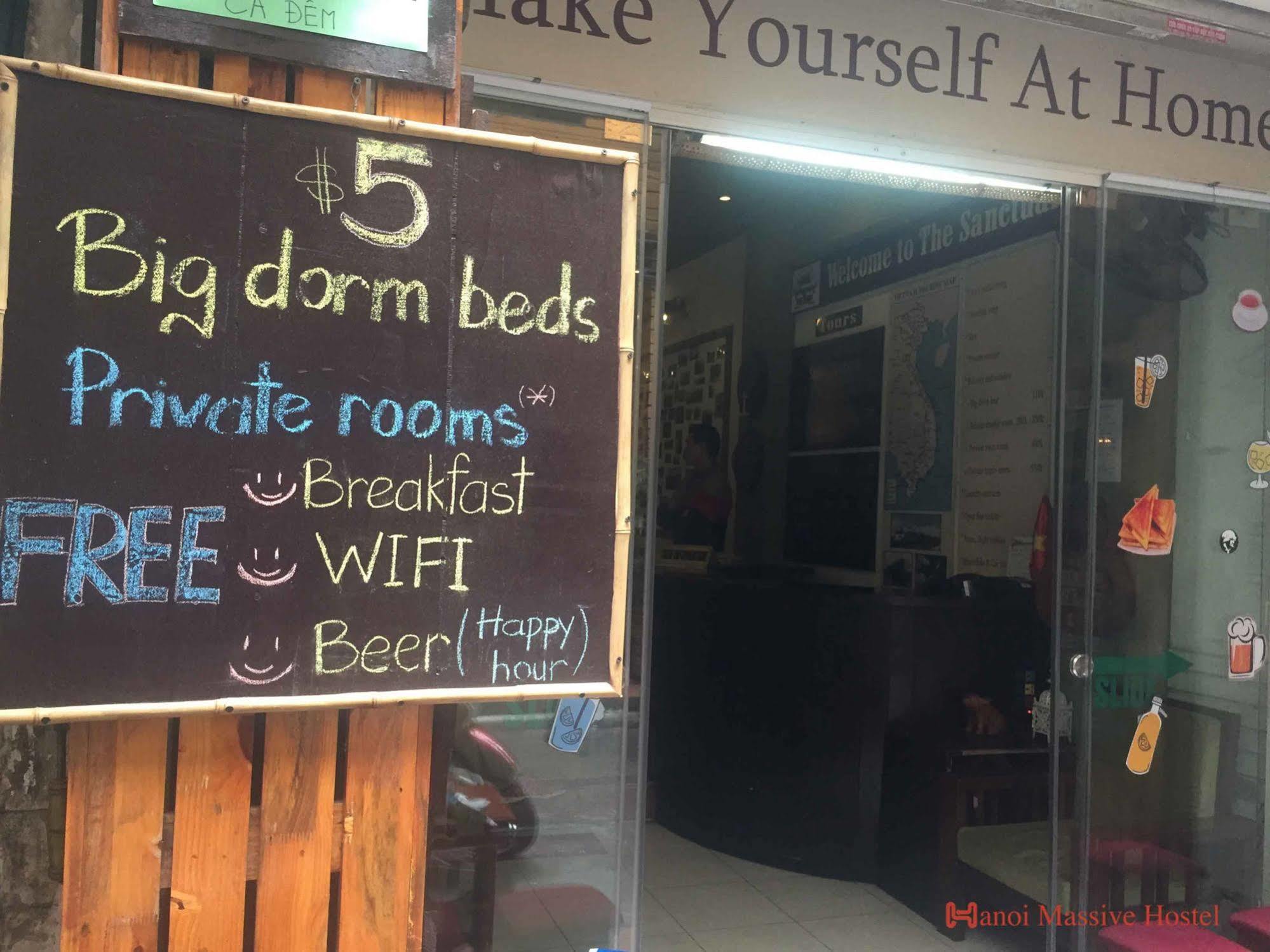 Hanoi Massive Hostel Exterior photo