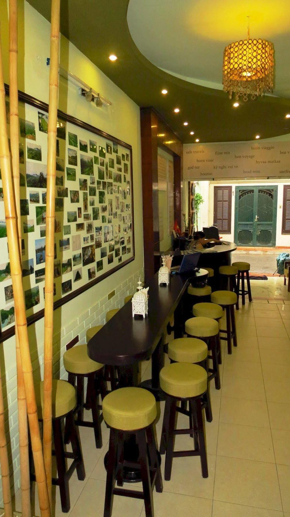 Hanoi Massive Hostel Exterior photo